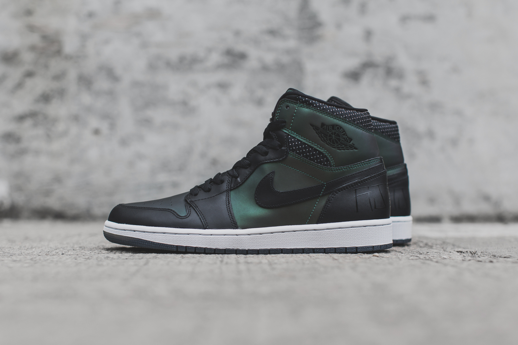 Image of 近賞由 Craig Stecyk 打造的 Nike SB x Air Jordan 1 聯名鞋款