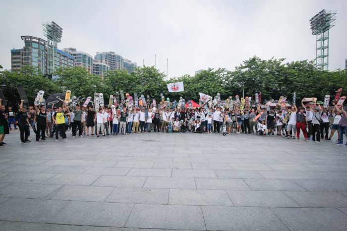 先来合照，气氛是最燥的一天。