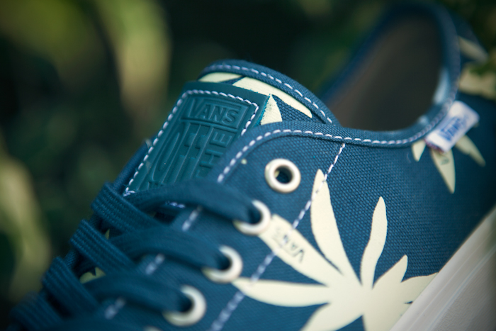 大大的LOGO鞋标 OFF THE WALL